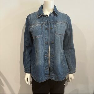 Curve Appeal Denim Shirt Jacket – Effortless Layering Staple 💙